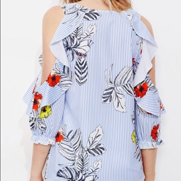 Cold-Shoulder Top Size Small - Picture 2 of 3